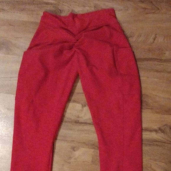 Bombshell Sportsware Contour Leggings - Picture 2 of 2